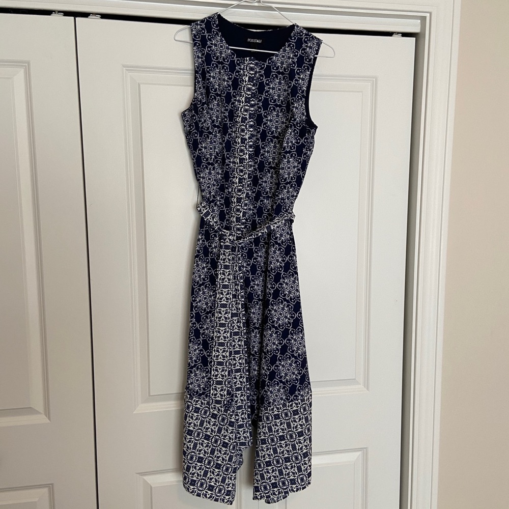 Roz & Ali - Size 6 Sleeveless Handkerchief Navy Dress